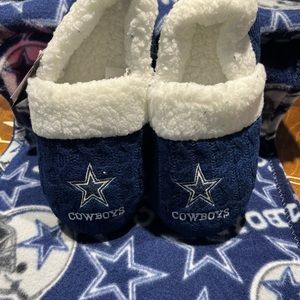 Dallas Cowboys NFL Unixes Moccasin Slippers New with Tag